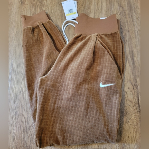 NWT Womens Nike Brown Straight Fit Hight Rise Joggers Sz Small - Picture 1 of 10